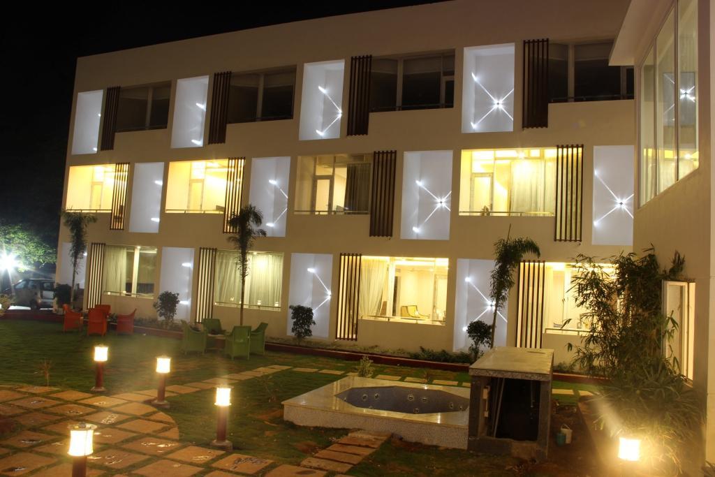 Saaral Resort By Crossway Kuttalam  Exterior photo